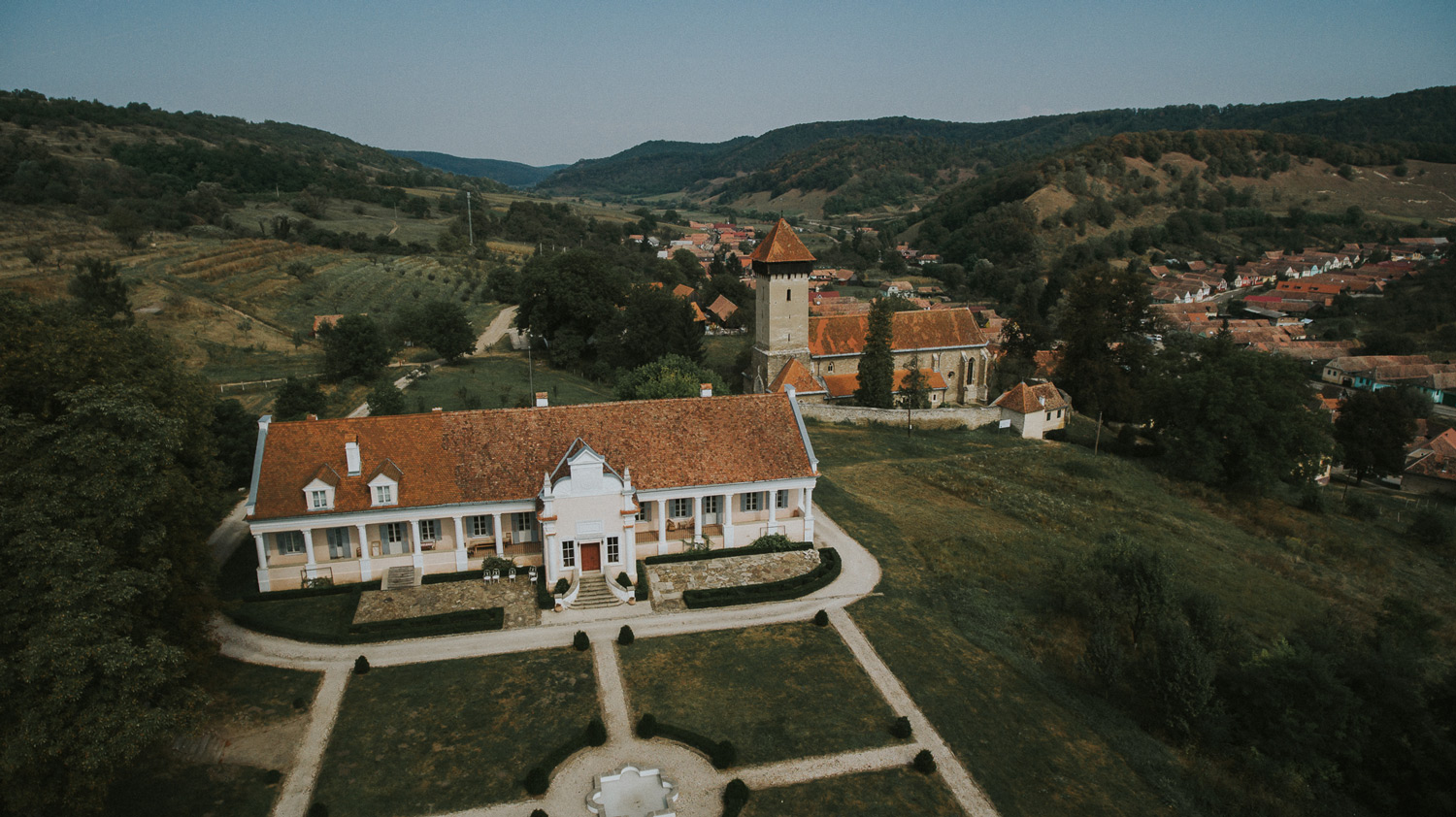 adela-louai-teaser-212