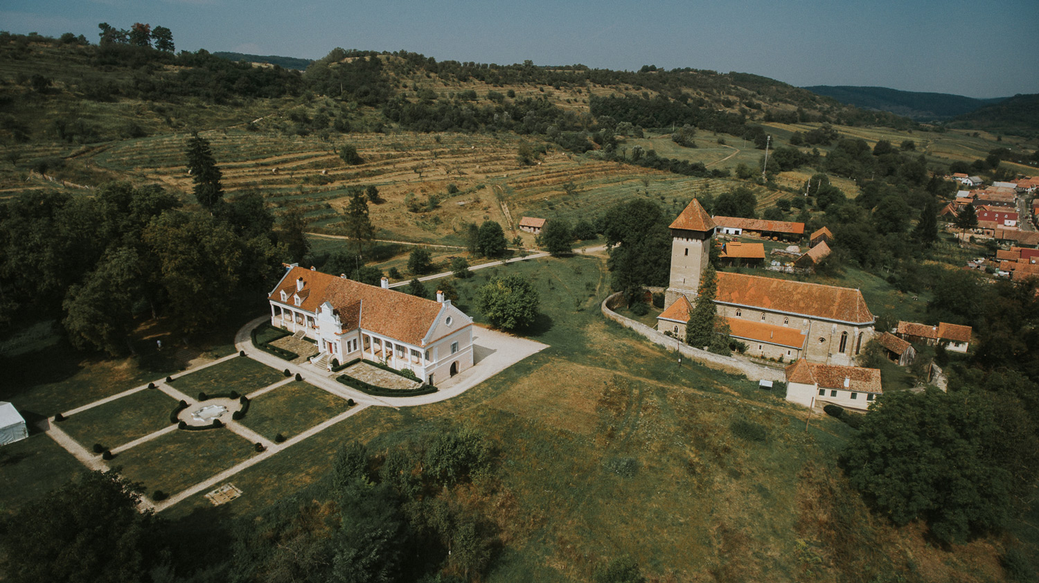 adela-louai-teaser-248